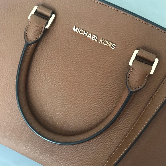 MK Hamilton - Picture 2 of 9